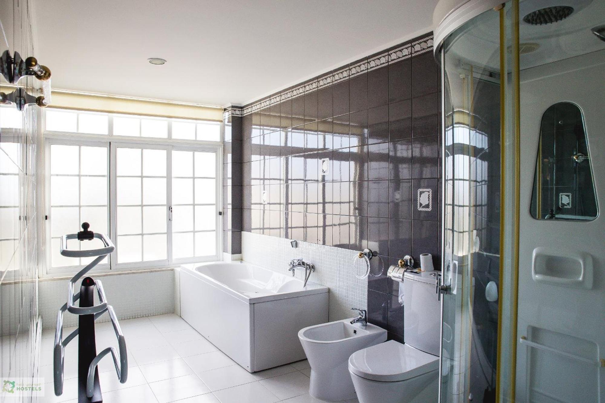 Help Yourself Hostels - Carcavelos Coast Екстер'єр фото