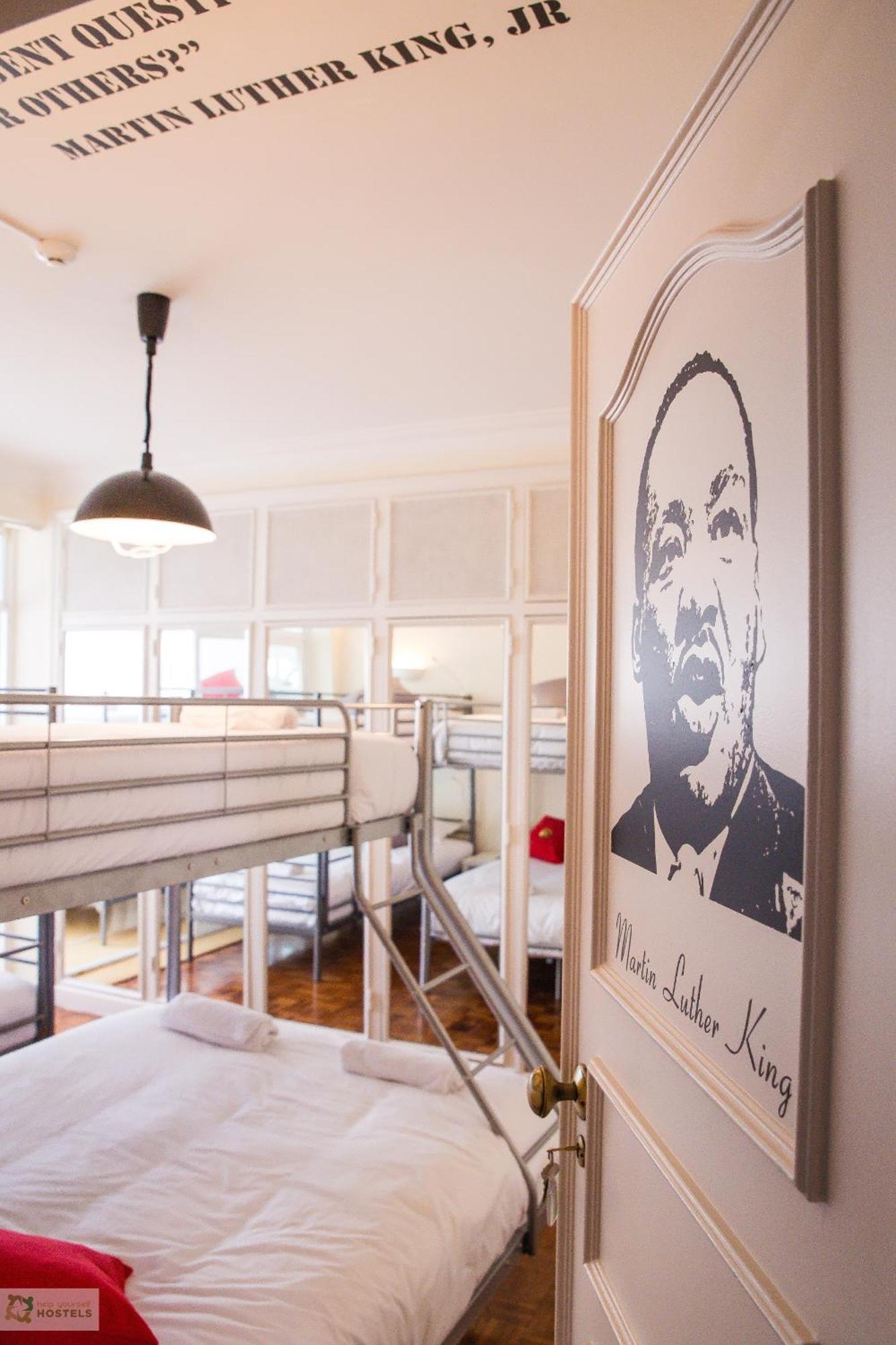 Help Yourself Hostels - Carcavelos Coast Номер фото