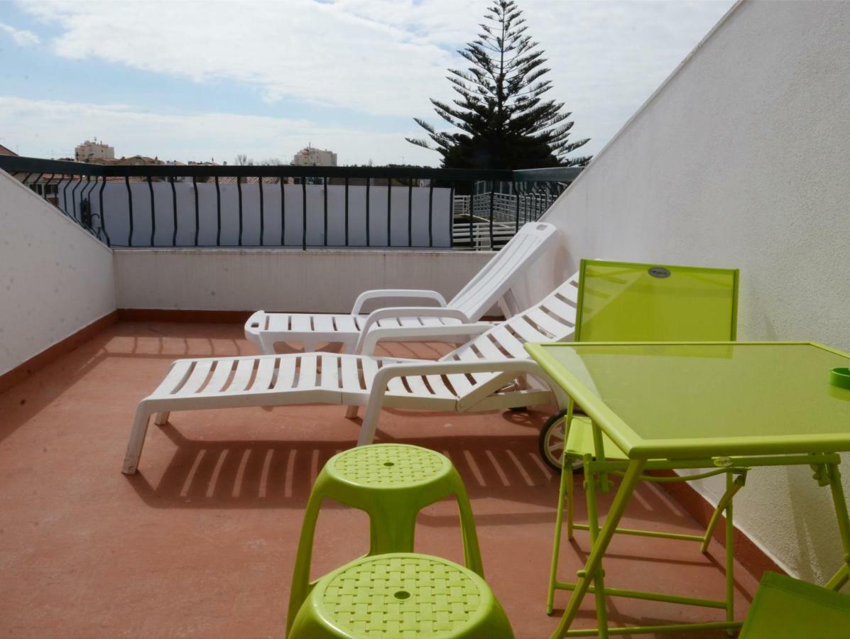 Help Yourself Hostels - Carcavelos Coast Екстер'єр фото