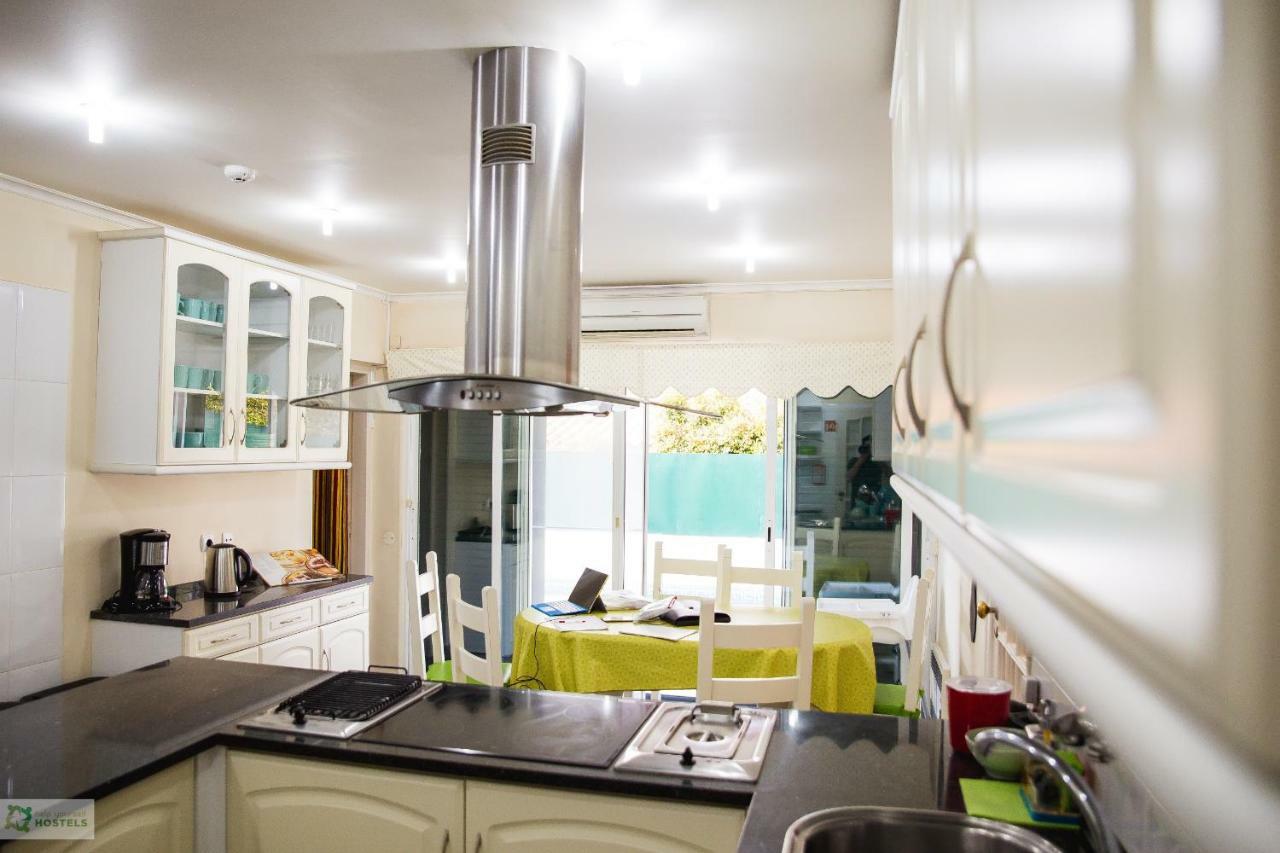 Help Yourself Hostels - Carcavelos Coast Екстер'єр фото