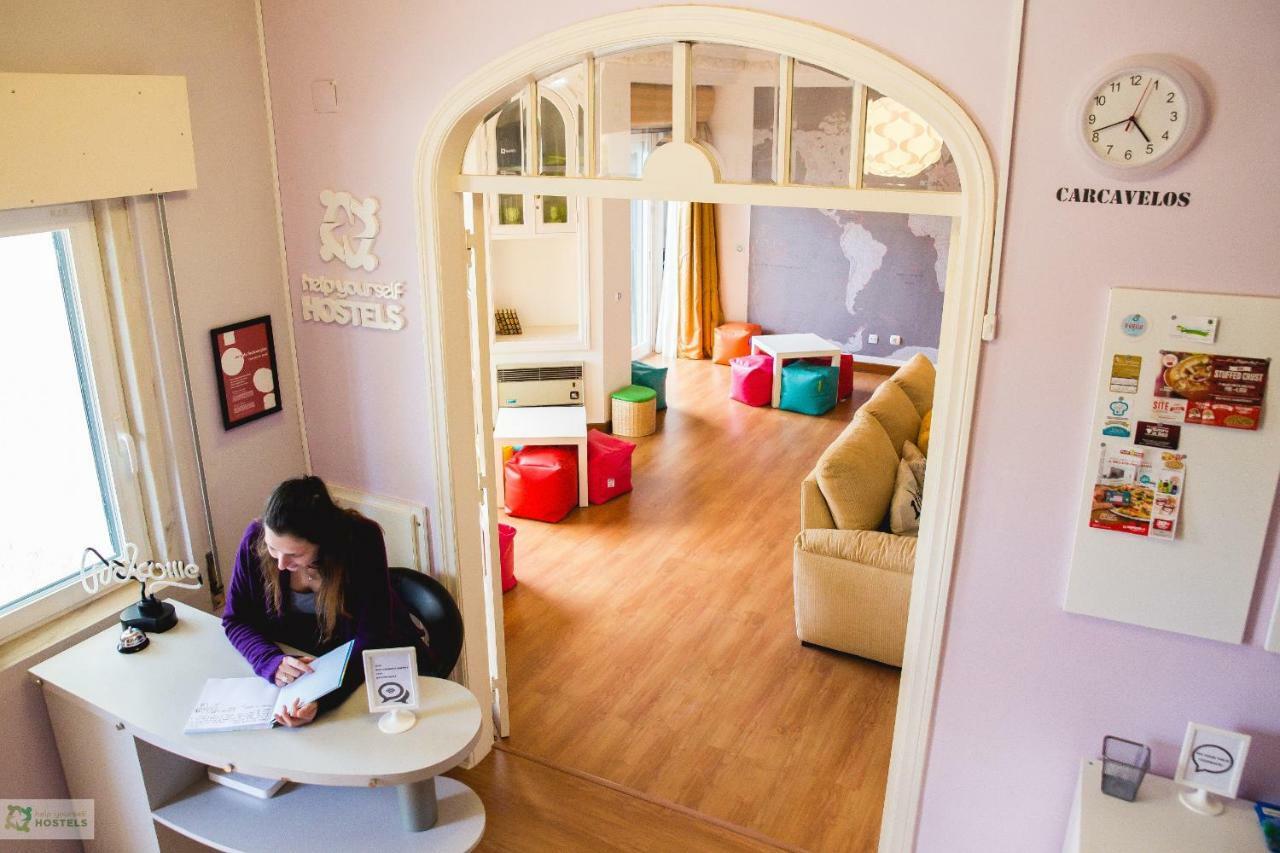 Help Yourself Hostels - Carcavelos Coast Екстер'єр фото