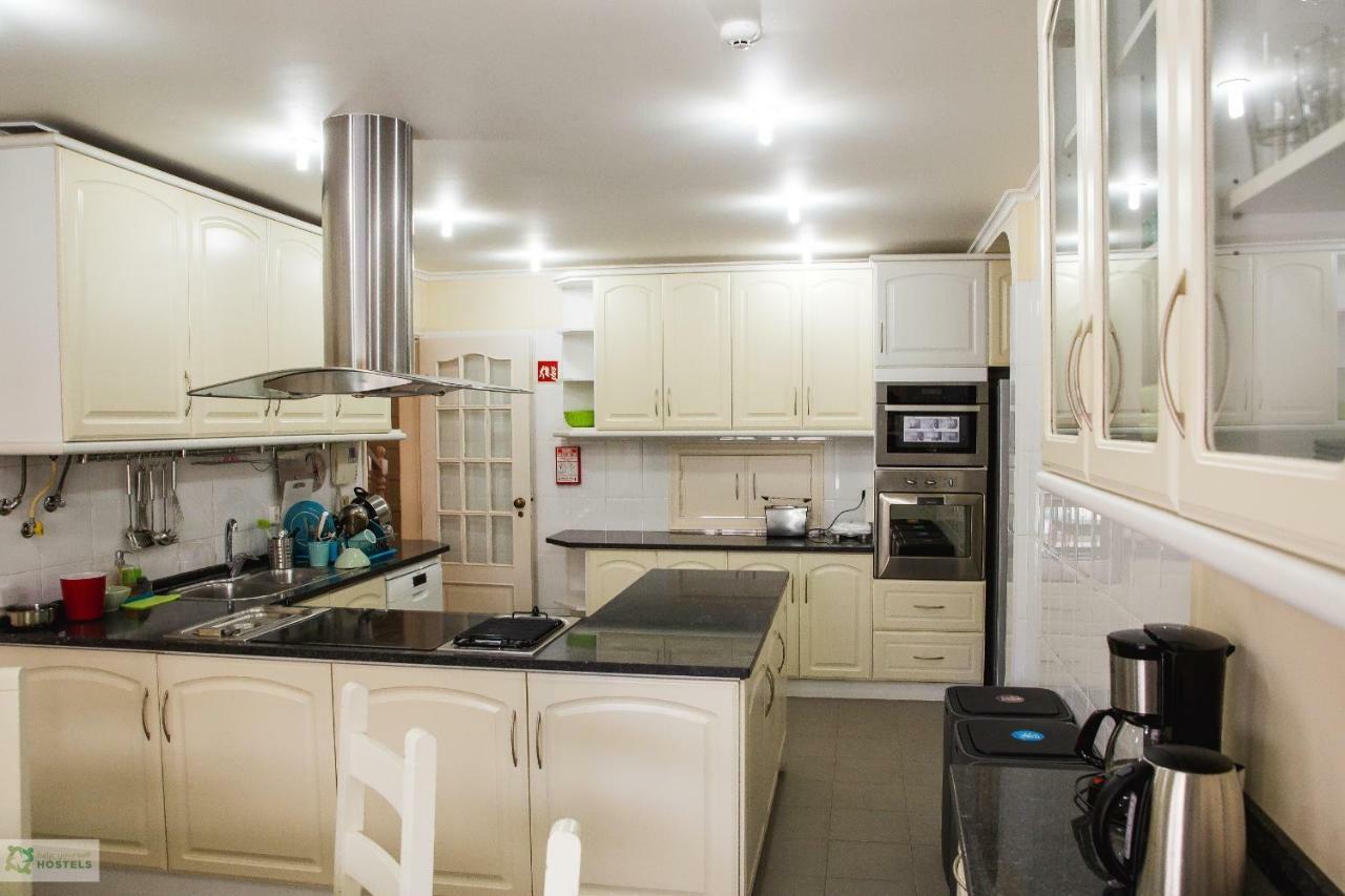 Help Yourself Hostels - Carcavelos Coast Екстер'єр фото